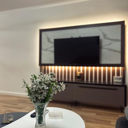 Art'S Apartment Тирана Екстер'єр фото