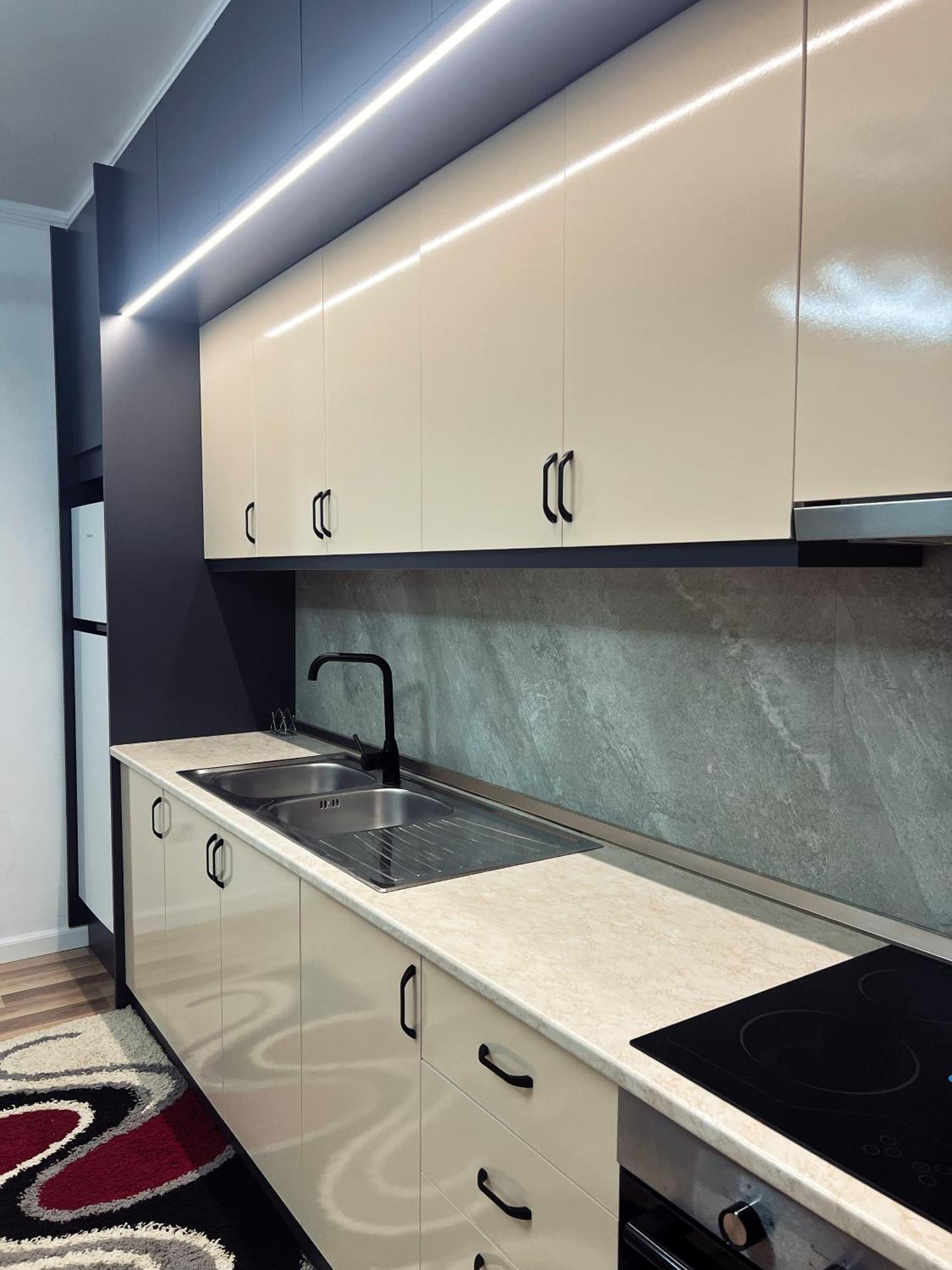 Art'S Apartment Тирана Екстер'єр фото