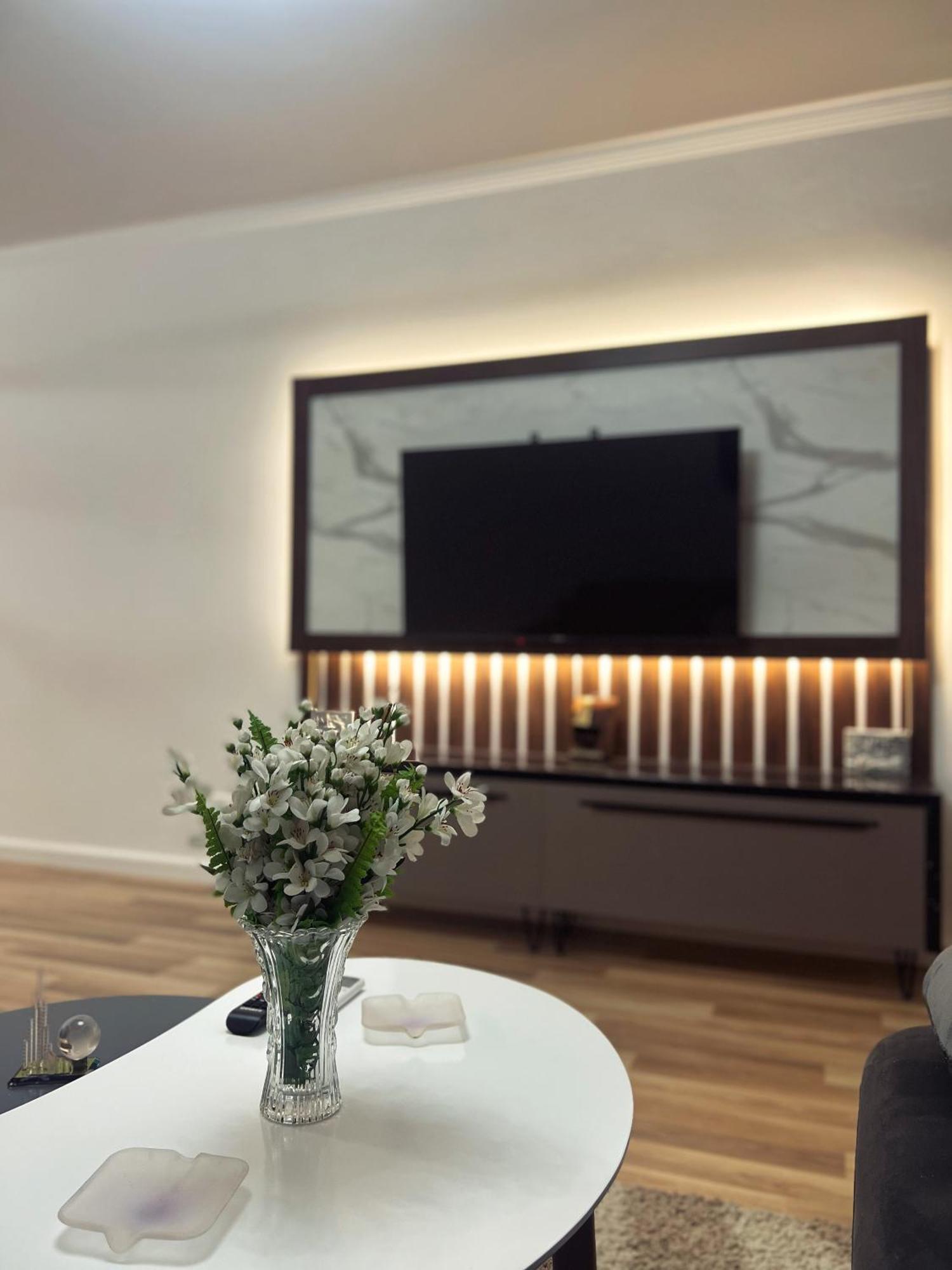 Art'S Apartment Тирана Екстер'єр фото