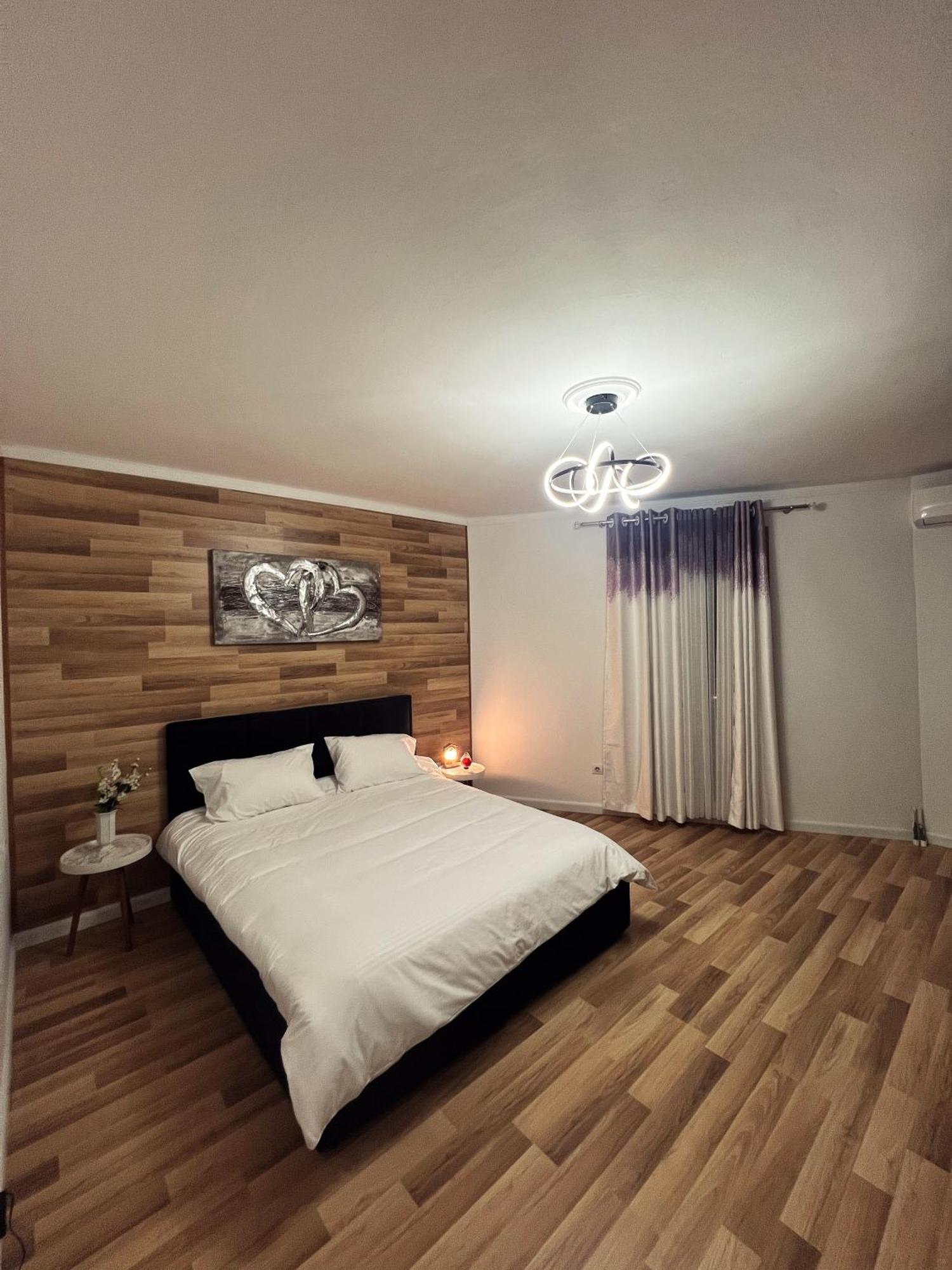 Art'S Apartment Тирана Екстер'єр фото