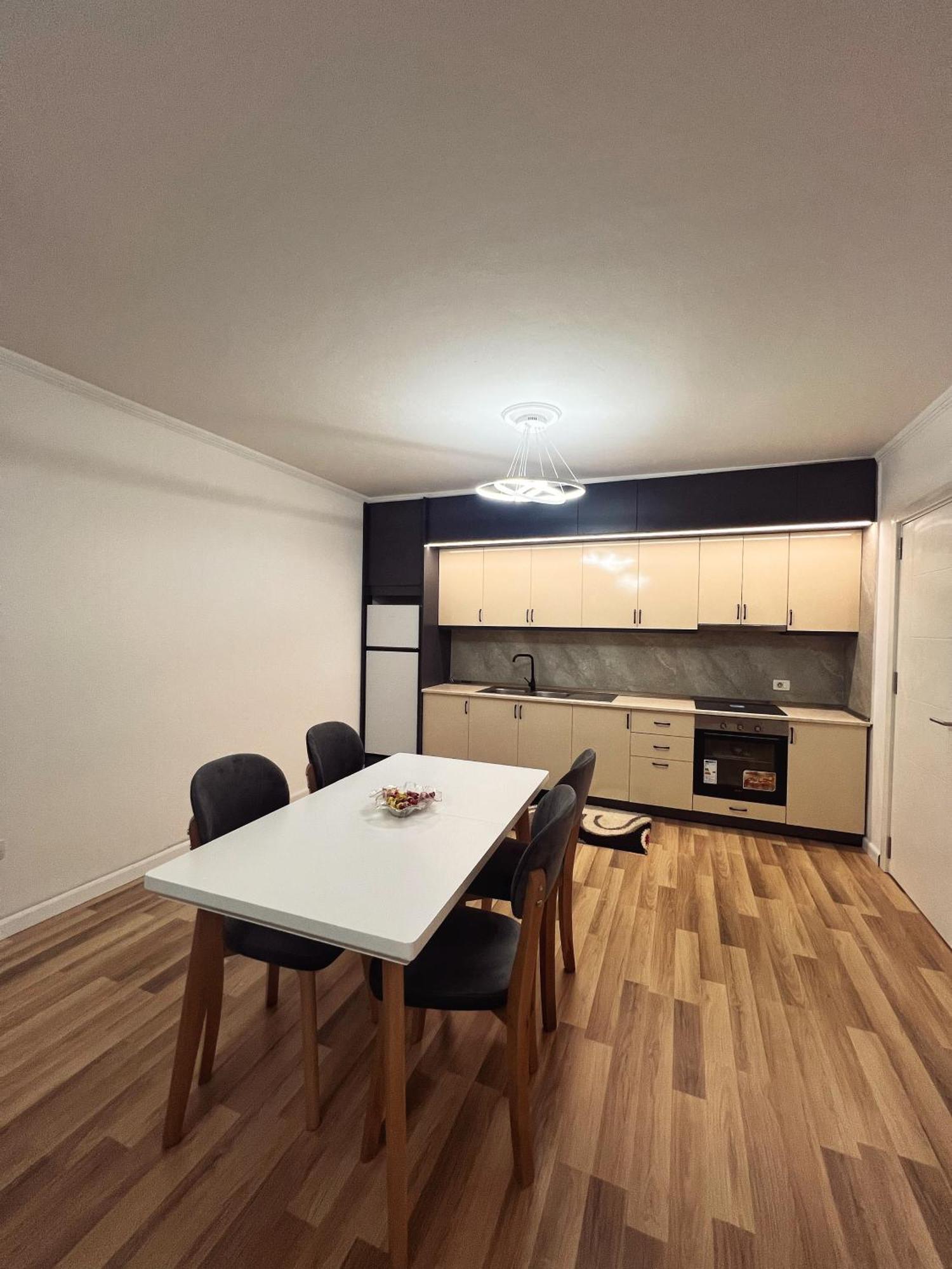 Art'S Apartment Тирана Екстер'єр фото
