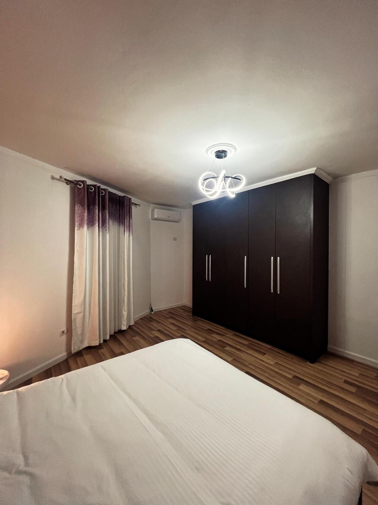 Art'S Apartment Тирана Екстер'єр фото